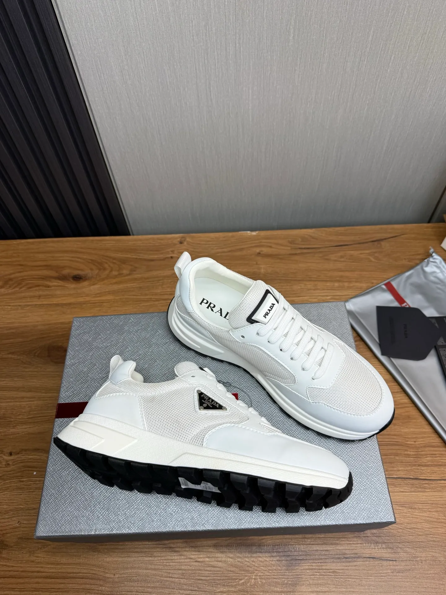 Men's shoes 💰560💰 [PRADA] Popular items in men's shoes counters, synchronized with the official website, high-quality cowhide stitching breathable mesh + cowhide lining, 1🆚1 replica, original sole, 38-45 (customized for 45, non-refundable)